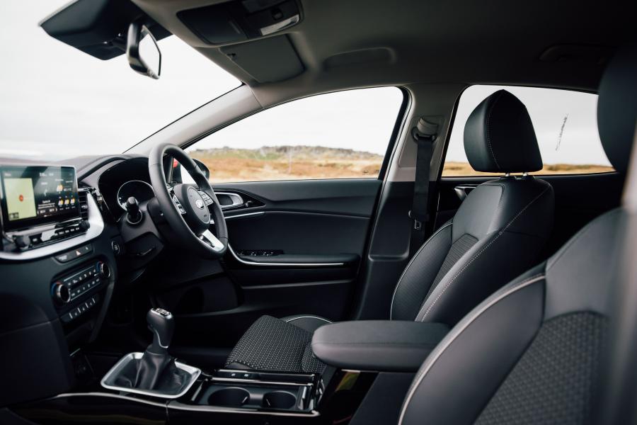 Интерьер Kia XCeed 1.6 CRDi 2019 года  (UK) (фото 70 из 107)